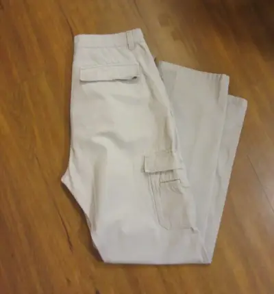 Pantalones cargo beige mujer - miniatura 1