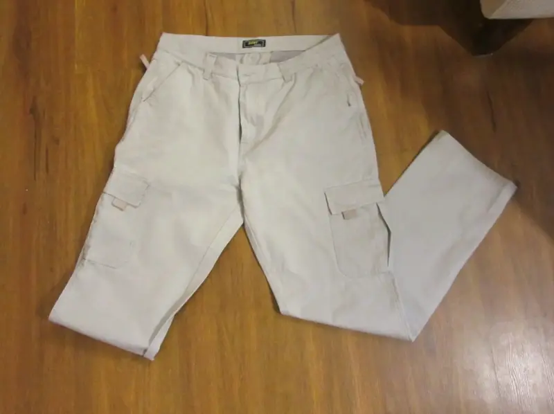 Pantalones cargo beige mujer - 2