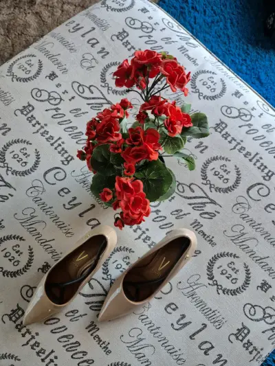 Zapatos Stilettos  beige elegantes - miniatura 1