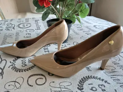Zapatos Stilettos  beige elegantes - miniatura 3