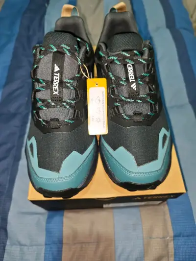 Zapatillas Adidas Terrex negras y azules - miniatura 1