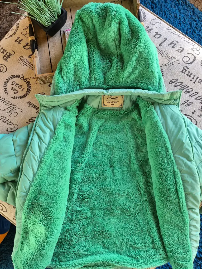 Chaqueta acolchada verde con capucha - 4