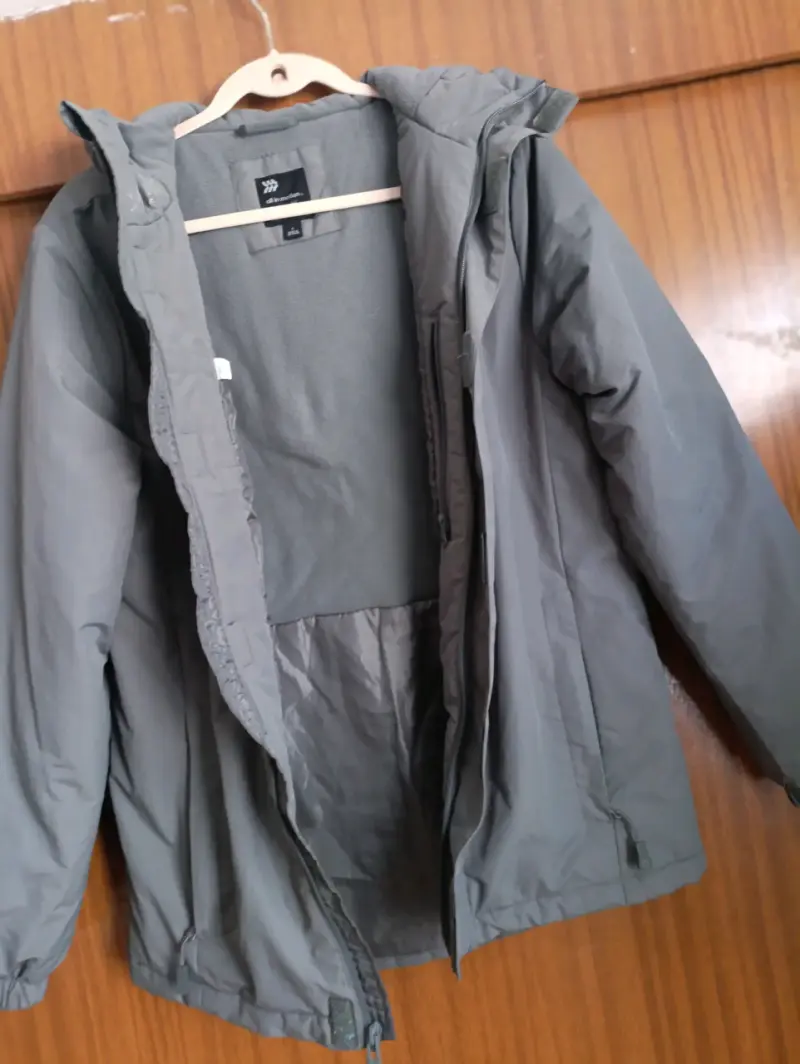 Parka impermeable gris con capucha - 3