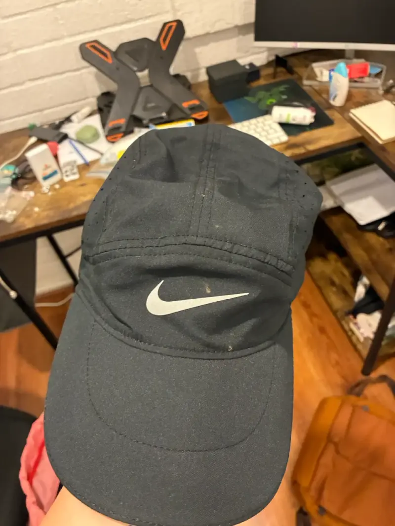 Gorra deportiva Nike negra - 1