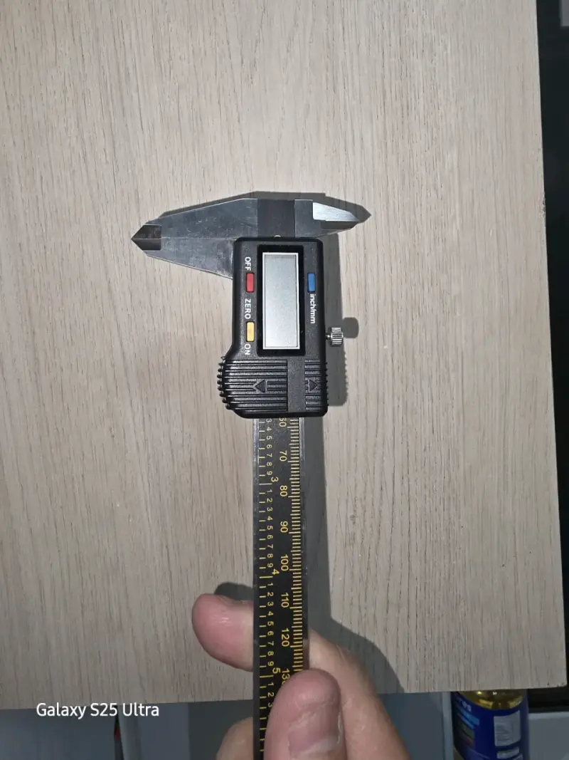 Calibrador digital Utool con estuche - 3