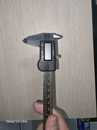 Calibrador digital Utool con estuche - miniatura 3