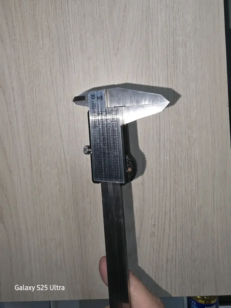 Calibrador digital Utool con estuche - 4