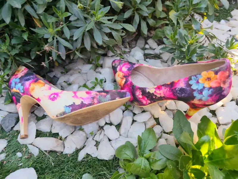 Tacones florales coloridos para mujer - 1