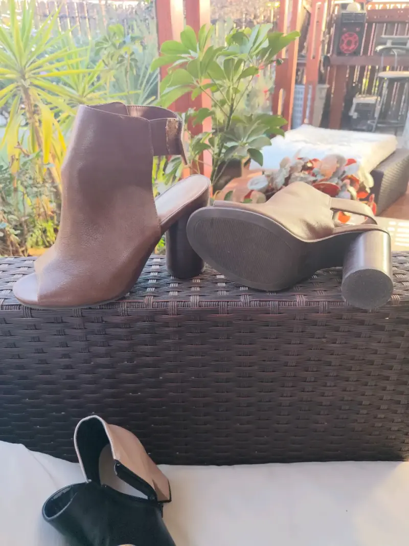 Botines de cuero marrón con tacón alto - 2