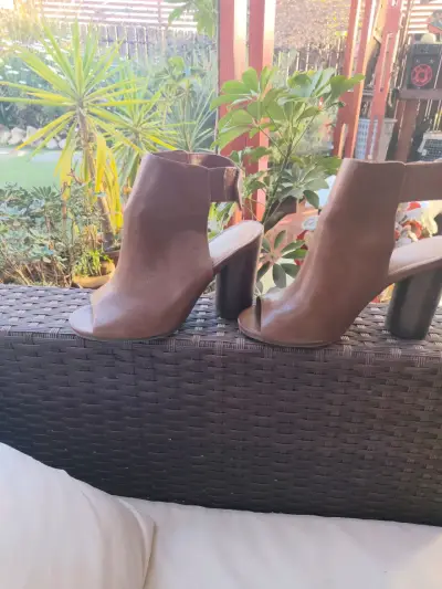 Botines de cuero marrón con tacón alto - miniatura 3