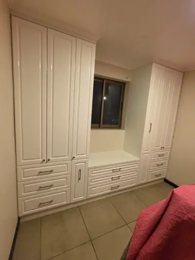 Muebles personalizados con iluminación LED - miniatura 2