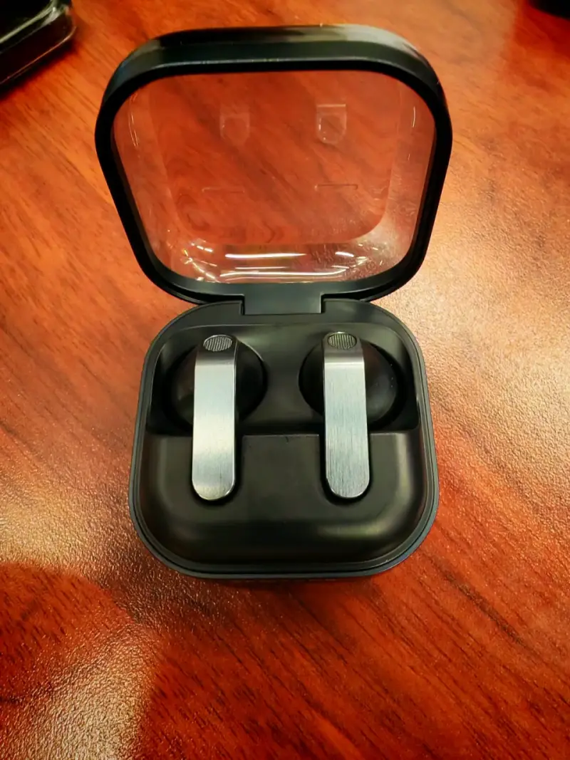 Samsung Buds 4 - 1