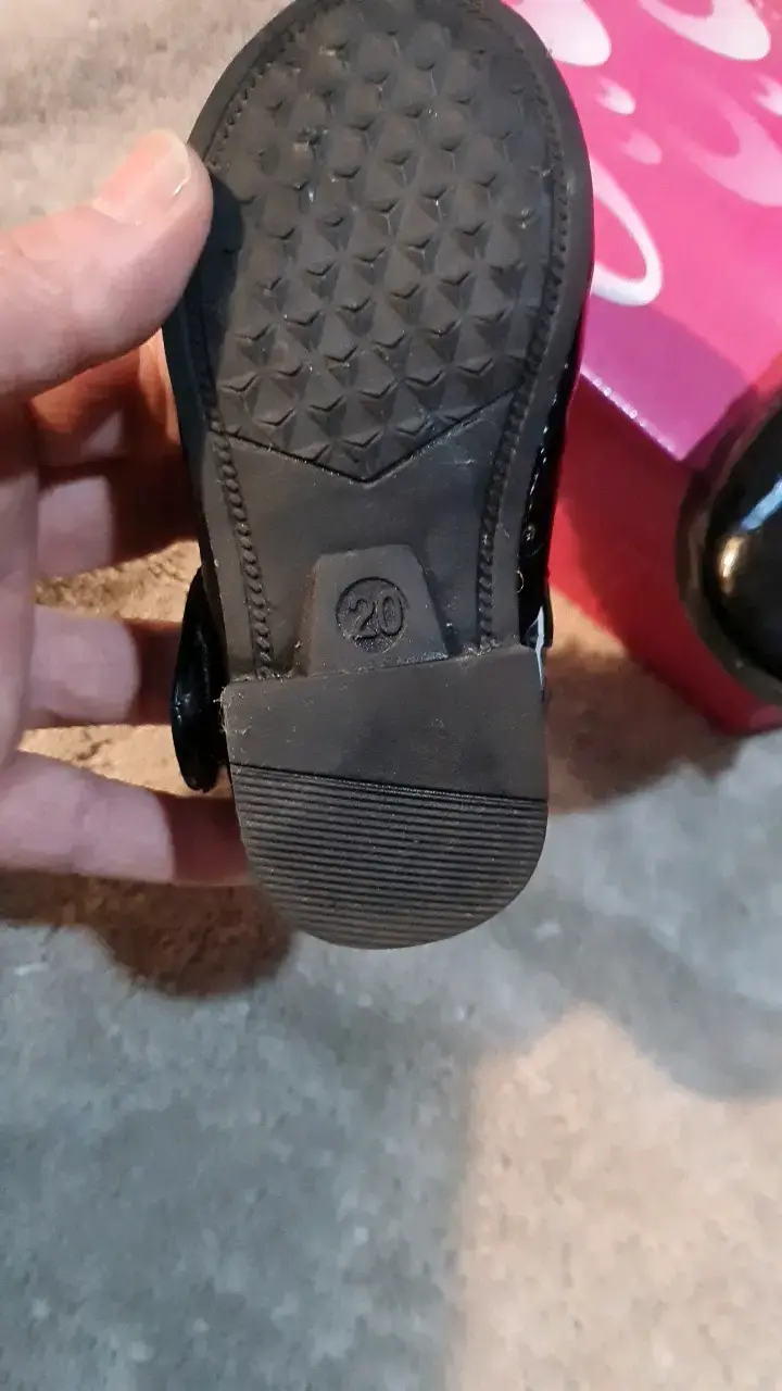 Zapatos de charol negros para niña con flor - 2