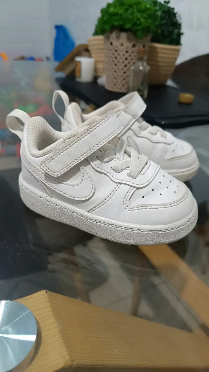 Zapatillas blancas para niños con velcro - 2