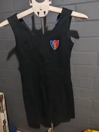 Ropa de colegio - miniatura 1
