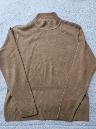 Suéter de lana marrón cuello alto - miniatura 1