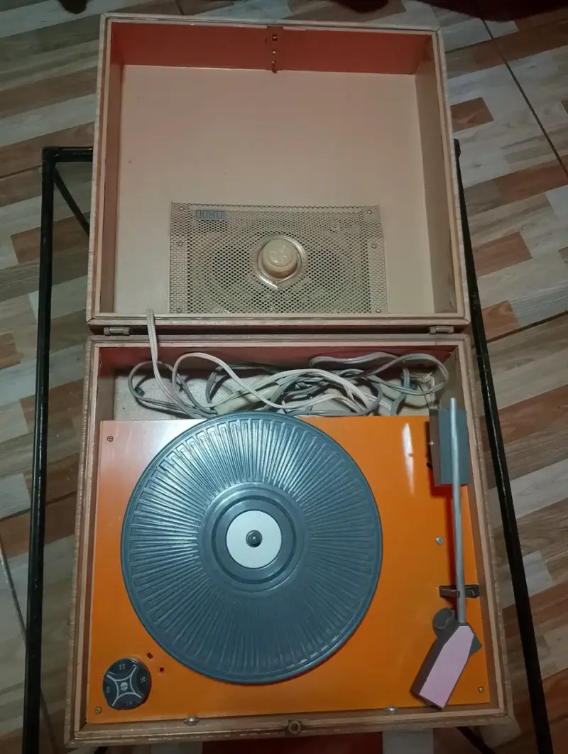 Tocadiscos años 60' , funcionando 100% - 1