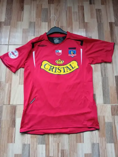 Camiseta de fútbol Colo-Colo roja Umbro - miniatura 1