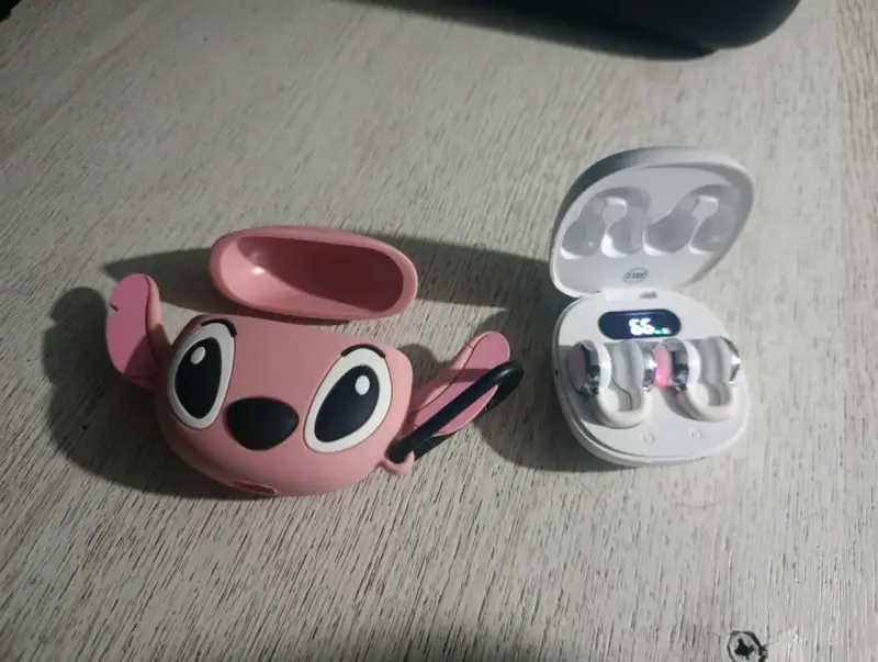 Audífonos inalámbricos con estuche rosa - 3