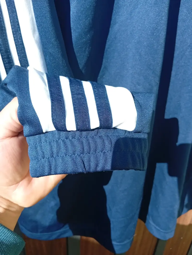 Chaqueta deportiva Adidas azul con logo ASC - 4