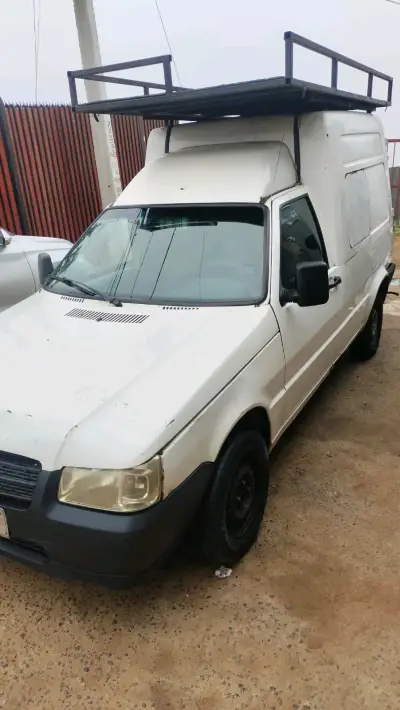 Camioneta utilitaria en buen estado - miniatura 4