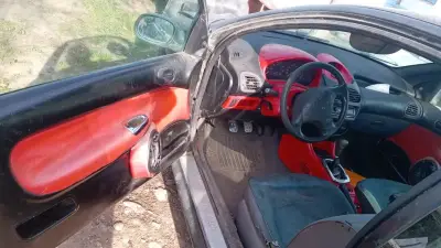 Peugeot hatchback en estado usado - miniatura 2