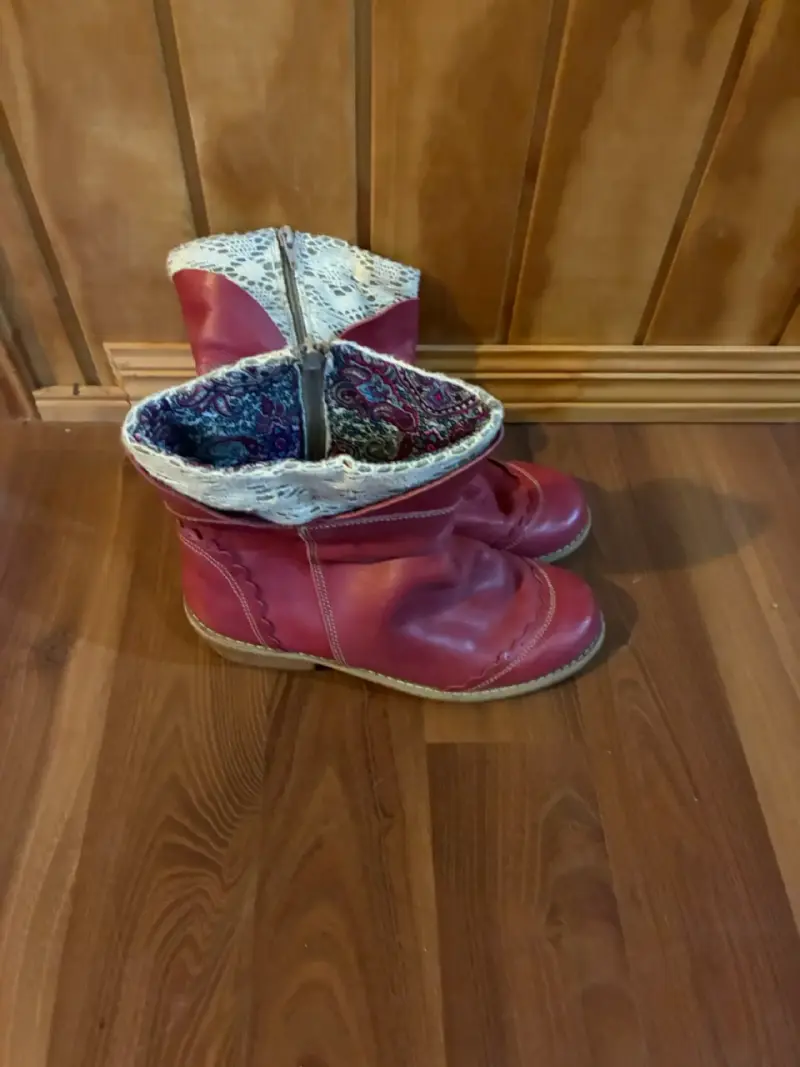 Botas rojas de cuero marca D-pie número 38 - 1