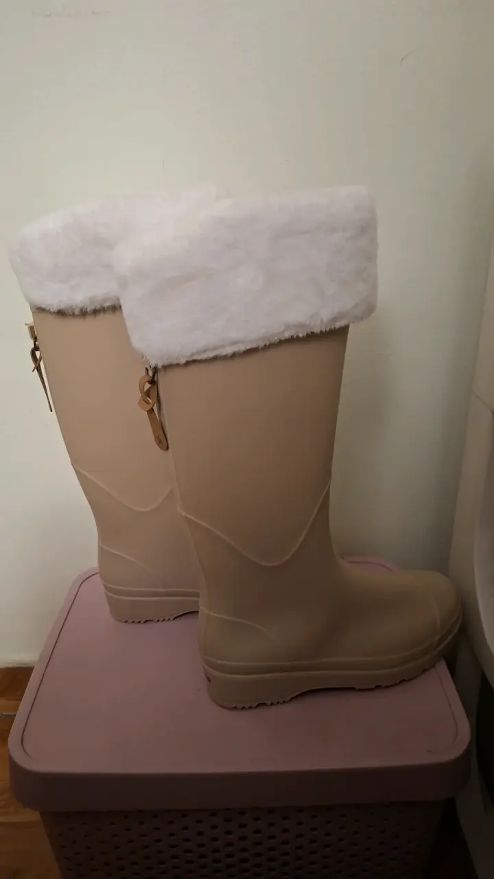 Botas de lluvia beige con chiporro - 2