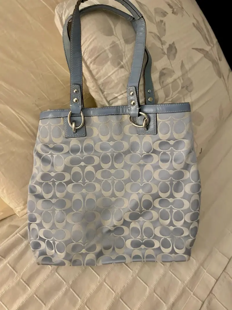 Bolso Coach azul con diseño clásico original - 2
