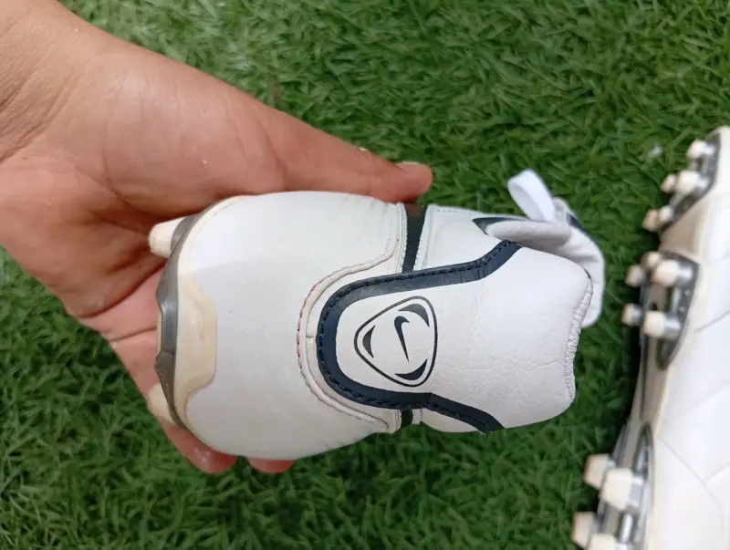 Zapatillas de fútbol Nike tiempo blancas - 2