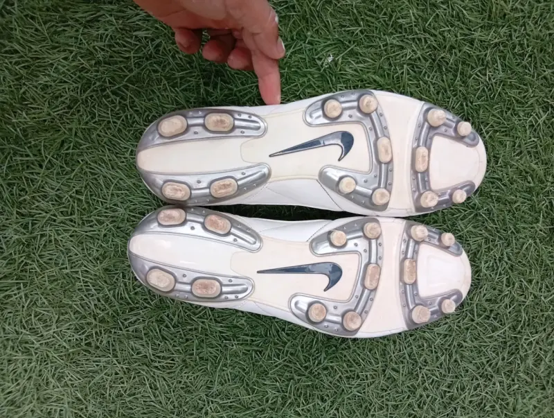 Zapatillas de fútbol Nike tiempo blancas - 4