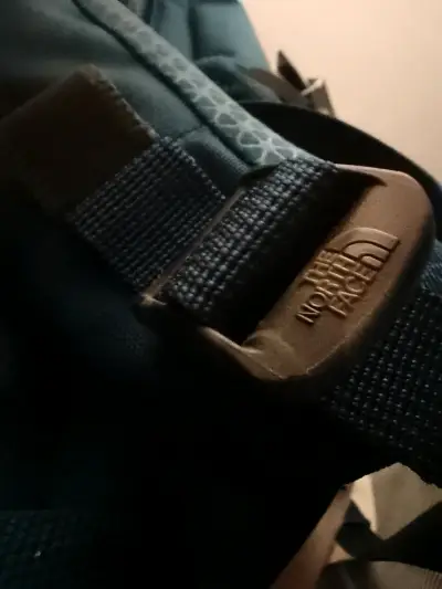 Mochila The North Face azul resistente - miniatura 3