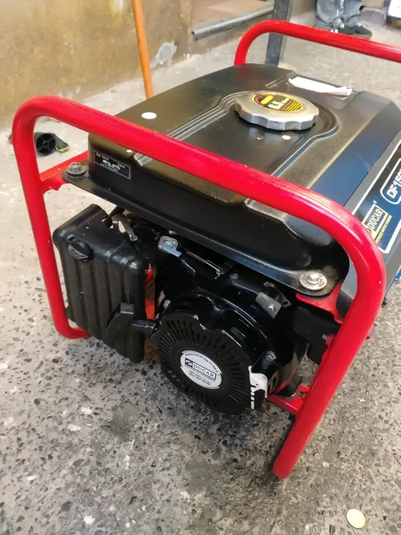 Generador eléctrico Ducar portátil 6.5 HP - 1