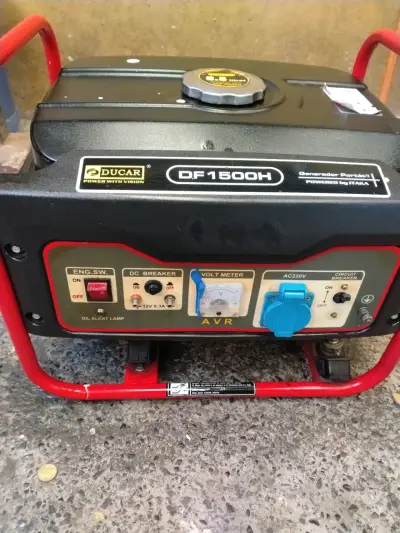 Generador eléctrico Ducar portátil 6.5 HP - miniatura 2