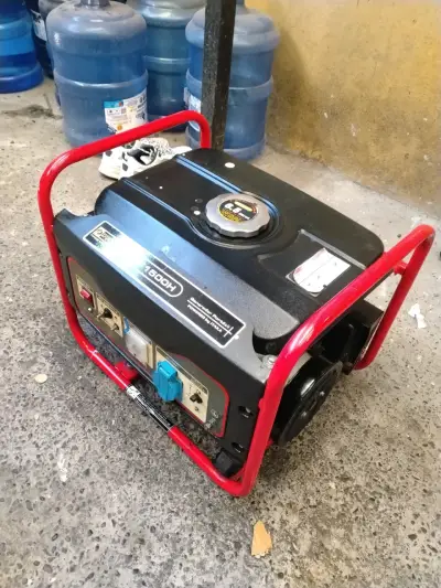 Generador eléctrico Ducar portátil 6.5 HP - miniatura 3