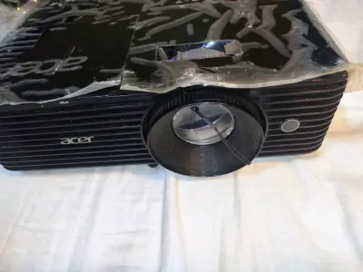 Proyector Acer en buen estado - miniatura 1
