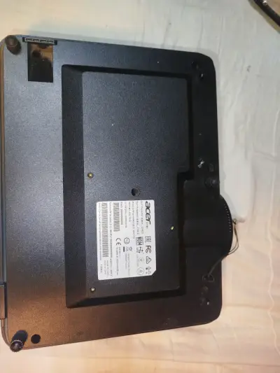 Proyector Acer en buen estado - miniatura 2