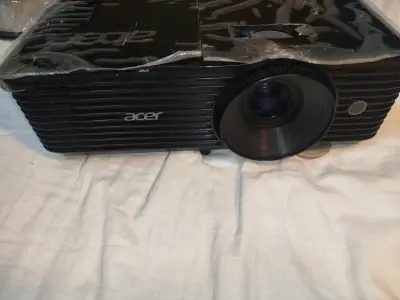 Proyector Acer en buen estado - miniatura 4