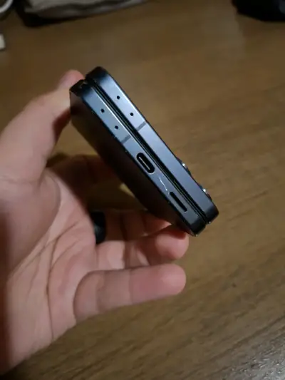 VoP Samsung Z Flip 7 - miniatura 3