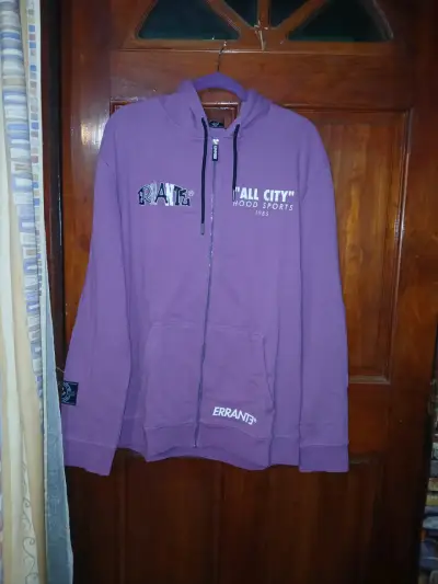 Polerón morado con capucha Errante - miniatura 1