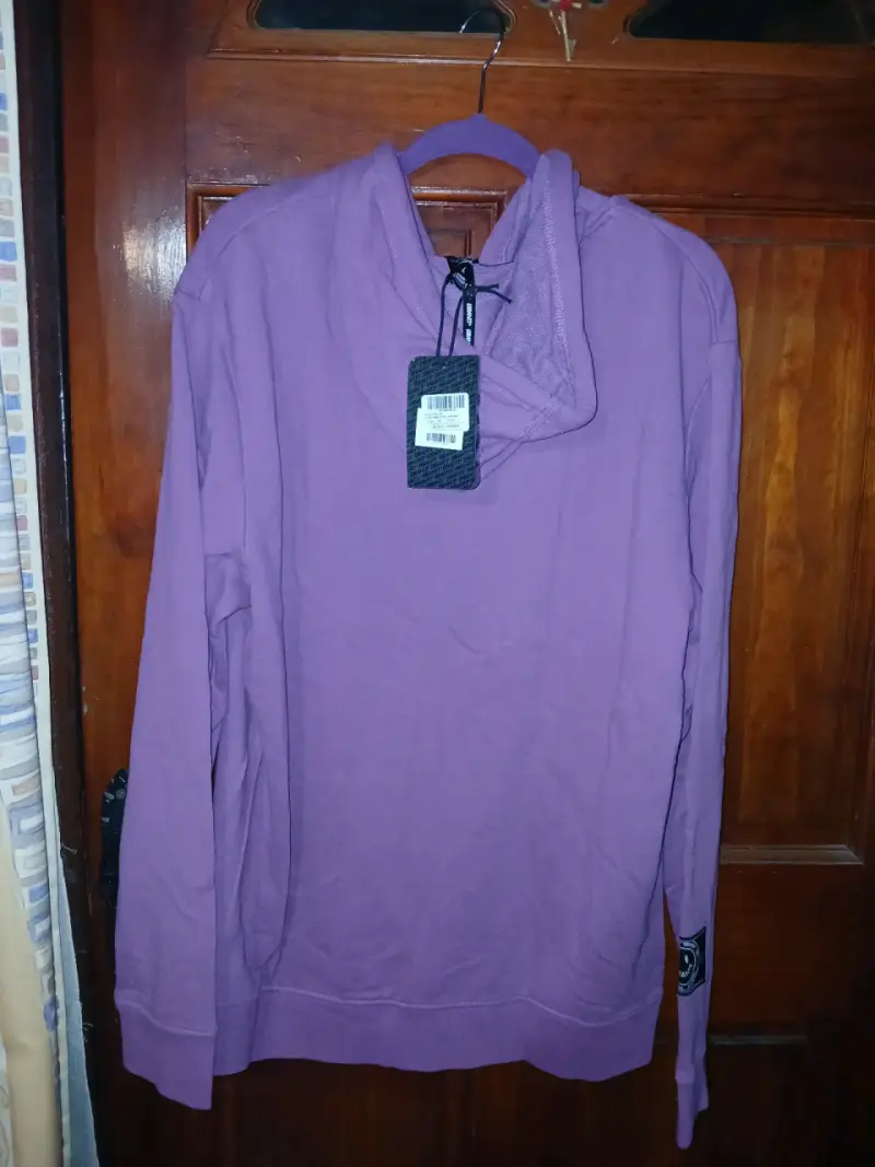 Polerón morado con capucha Errante - 2