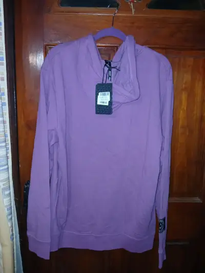 Polerón morado con capucha Errante - miniatura 2