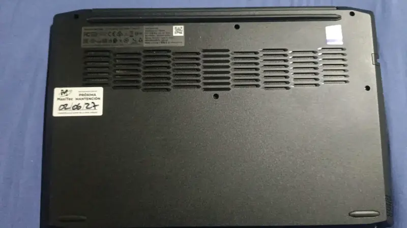 Laptop Lenovo Ideapad con AMD Ryzen - 3