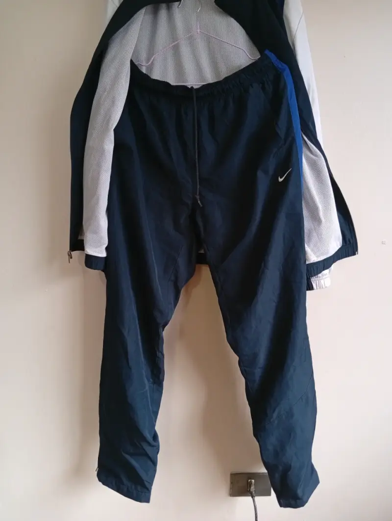 Conjunto deportivo Nike noventero - 1