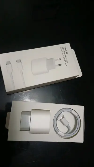 Cargador USB-C 20W con cable - miniatura 1