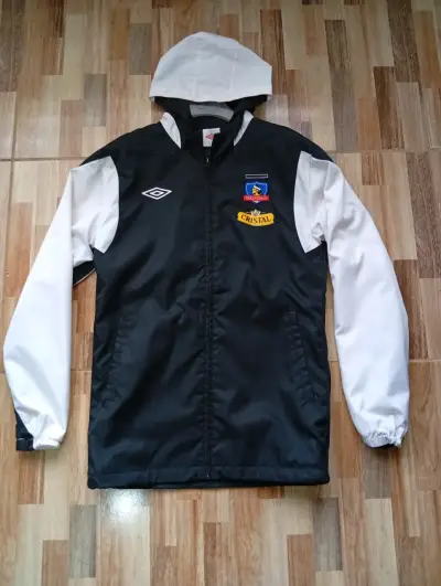 Cortaviento Umbro Colo-Colo negro y blanco - miniatura 1