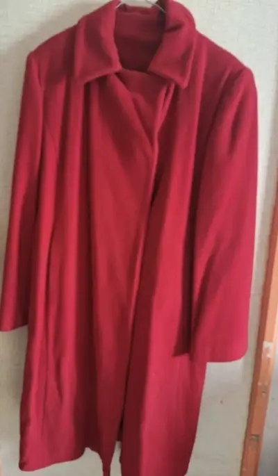 Abrigo largo rojo elegante para mujer - miniatura 1