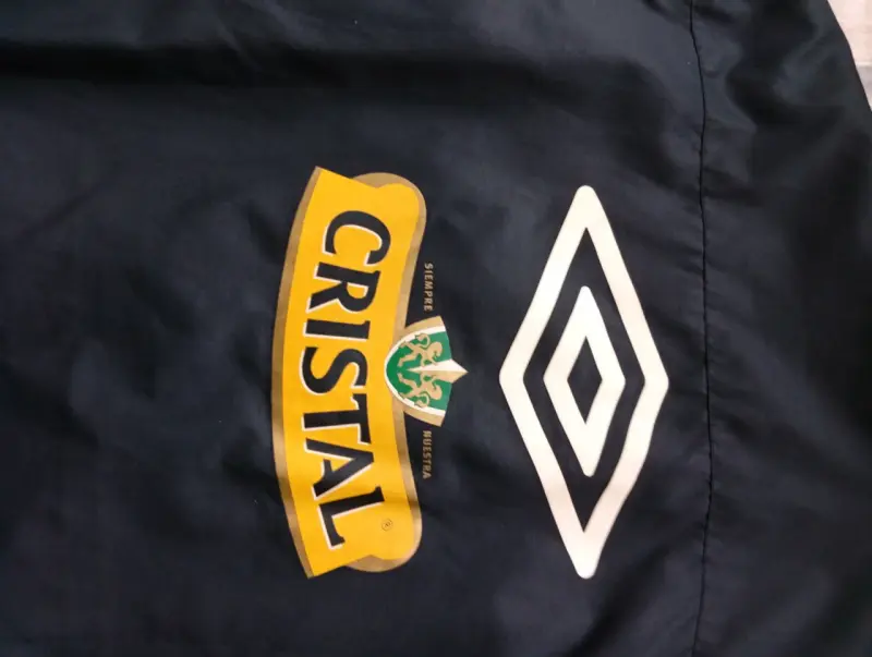 Cortaviento Umbro Colo-Colo negro y blanco - 6