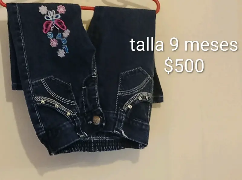 Jeans bordados para bebé talla 9 meses