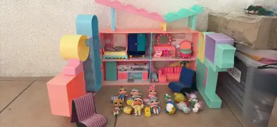 Casa de muñecas LOL Surprise con accesorios - miniatura 1